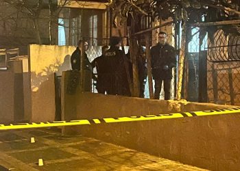 Boşandığı bayanın meskenini silahla bastı: 1 meyyit, 2 yaralı