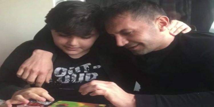 Sarsıntıda oğlunu kaybeden babanın içi bir sefer daha yandı