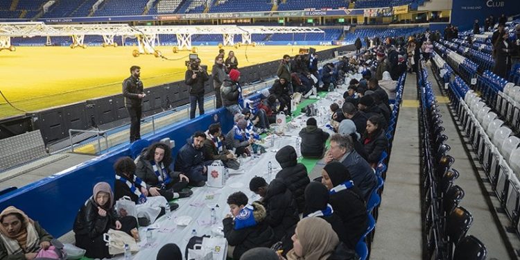 Premier Lig tarihinde birinci; Chelsea, stadında iftar verdi