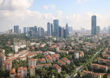 Prof. Naci Görür’den bugün hükümete sarsıntı için acil davet geldi. Davette bugüne dek hiç duyulmamış bir teklif de var