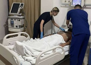 Hasta Yakınlarının Darpettiği Tabip Ağır Yaralandı