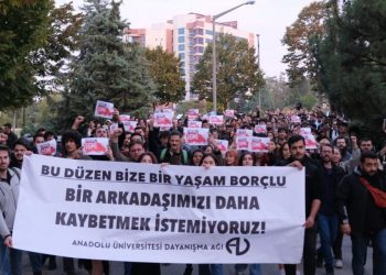 Anadolu Üniversitesi Öğrencilerinden İntihar Eden Arkadaşları İçin Aksiyon