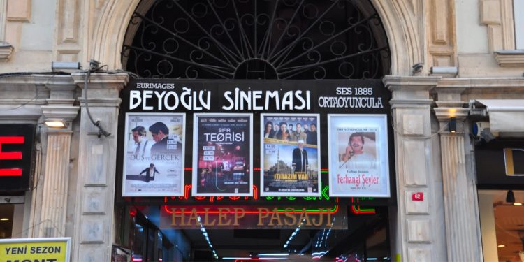 Tarihi Beyoğlu Sineması Tekrar Açıldı