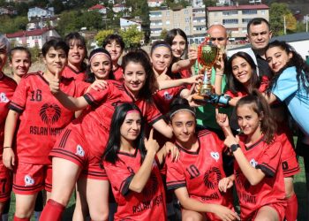 Aileleri Müsaade Vermedi, Onlar 2. Lig’e Yükseldi! İşte Vanlı Kızların Muvaffakiyet Hikayesi